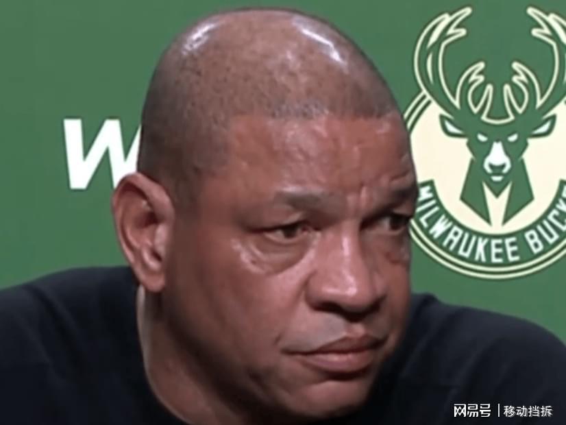 开云平台登录-里弗斯：明明是格林冲裁判挥手咆哮，可为什么小波特领到了技犯？