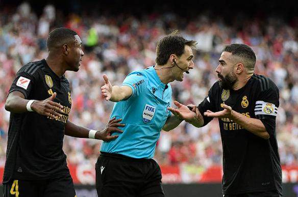 kaiyun体育-安切洛蒂穆里尼奥化？西甲裁判是世界最差或最佳？