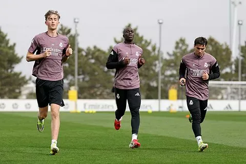开云app下载-科贝：皇马主力球员今日进行康复训练，姆巴佩等人仍在恢复