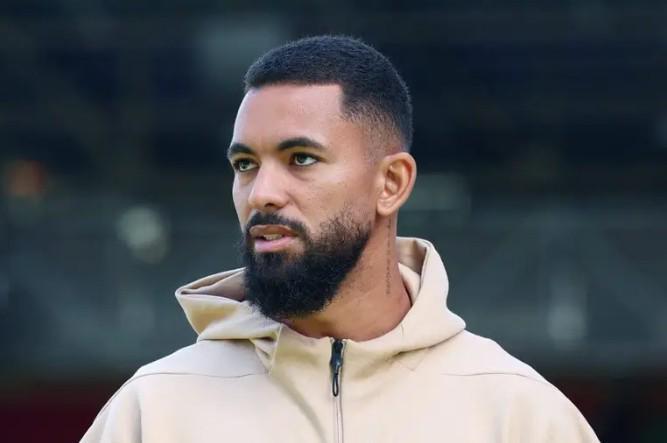 开云登录入口-TA：维拉正认真考虑签回道格拉斯-路易斯，目前尚未开启谈判